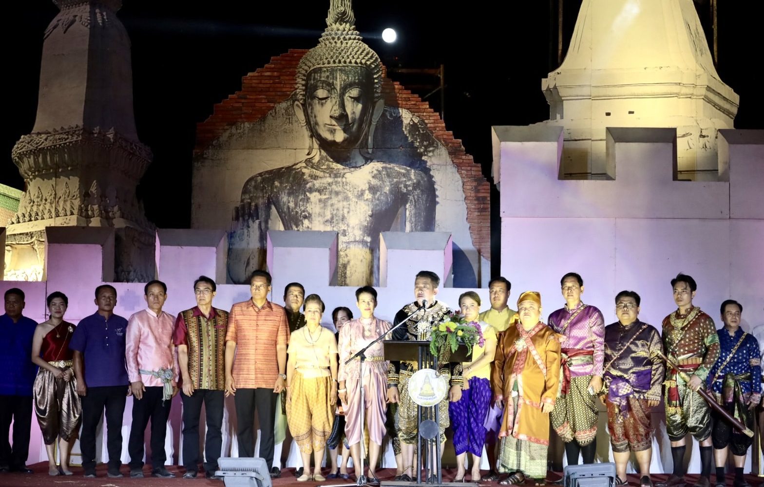 นายก อบจ.พิษณุโลก อุดหนุนงบ 2.5 ล้านบาท จัดการแสดง แสง เสียง ละครอิงประวัติศาสตร์ “เทิดพระเกียรติสมเด็จพระนเรศวรมหาราช” พร้อมร่วมแสดงเป็นองค์สมมติสมเด็จพระนเรศวรมหาราช